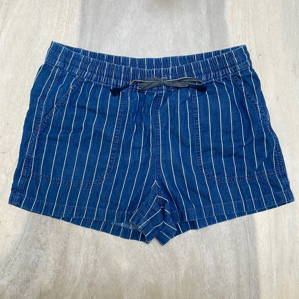 J Crew Pin Stripe Shorts elastic band small